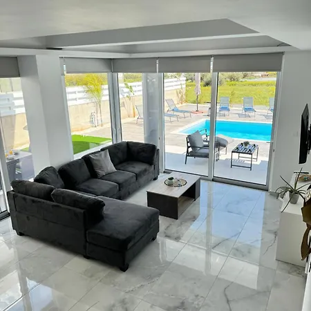 Rustic Paradise Luxury 1 Willa Protaras