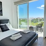 Rustic Paradise Luxury 1 *