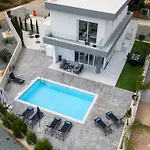 Rustic Paradise Luxury 1 Villa *